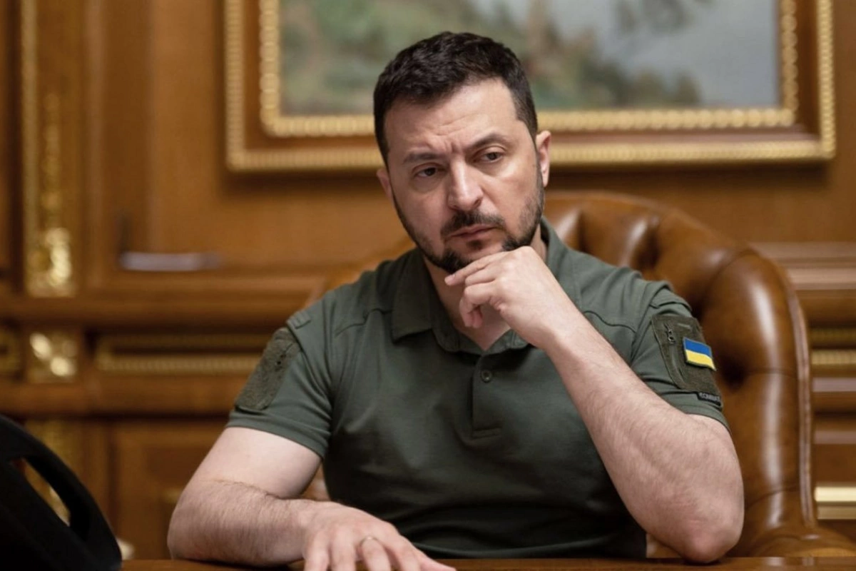 Зеленский заявил о возобновлении атак на НПЗ России