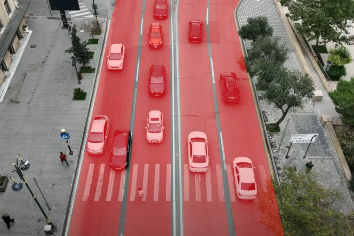 Жизнь пешеходов под угрозой: как сделать переход у Госкомстата безопасным?